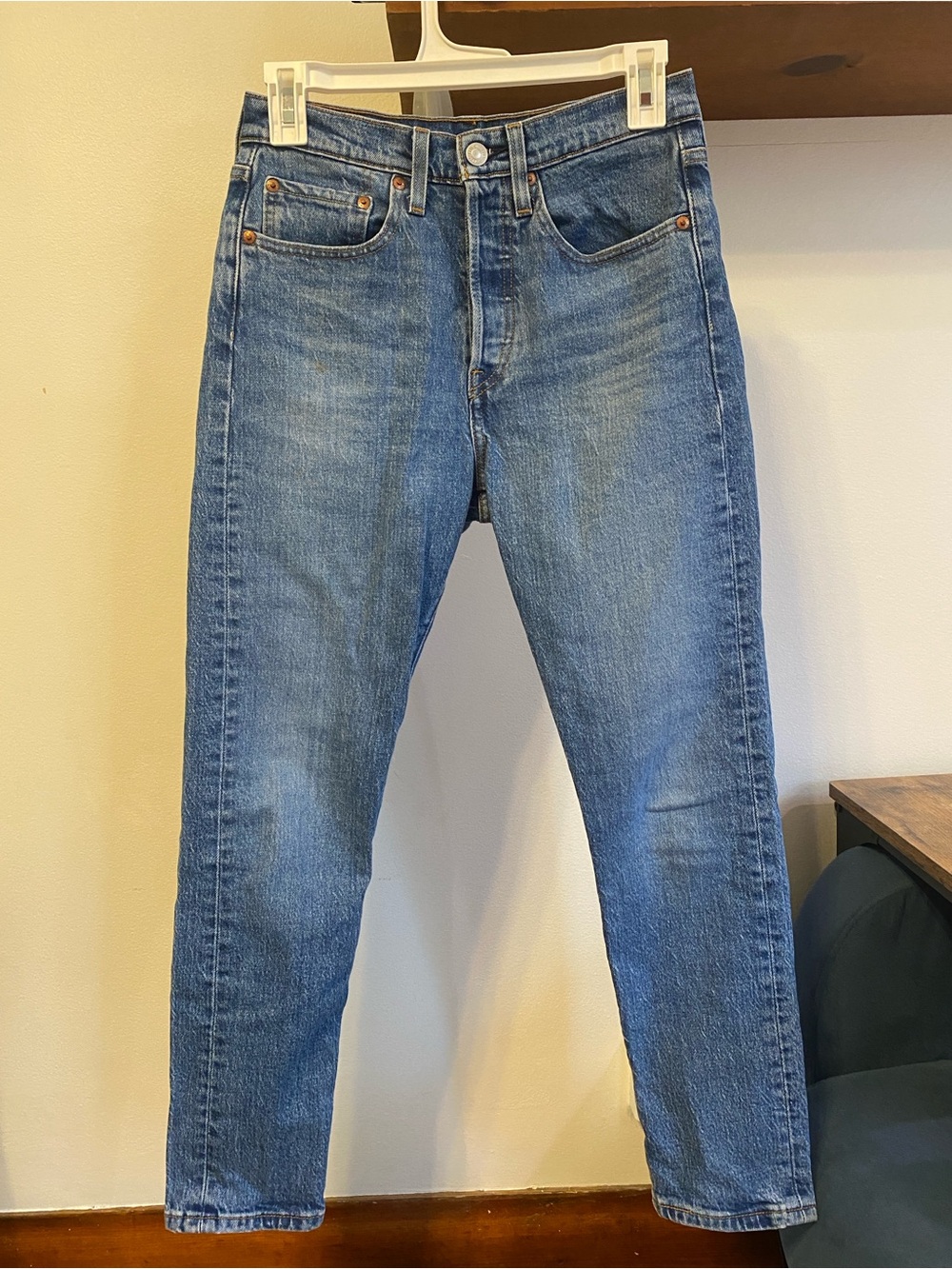 Levi's Women's High Rise Skinny Jeans in Medium Blue Wash